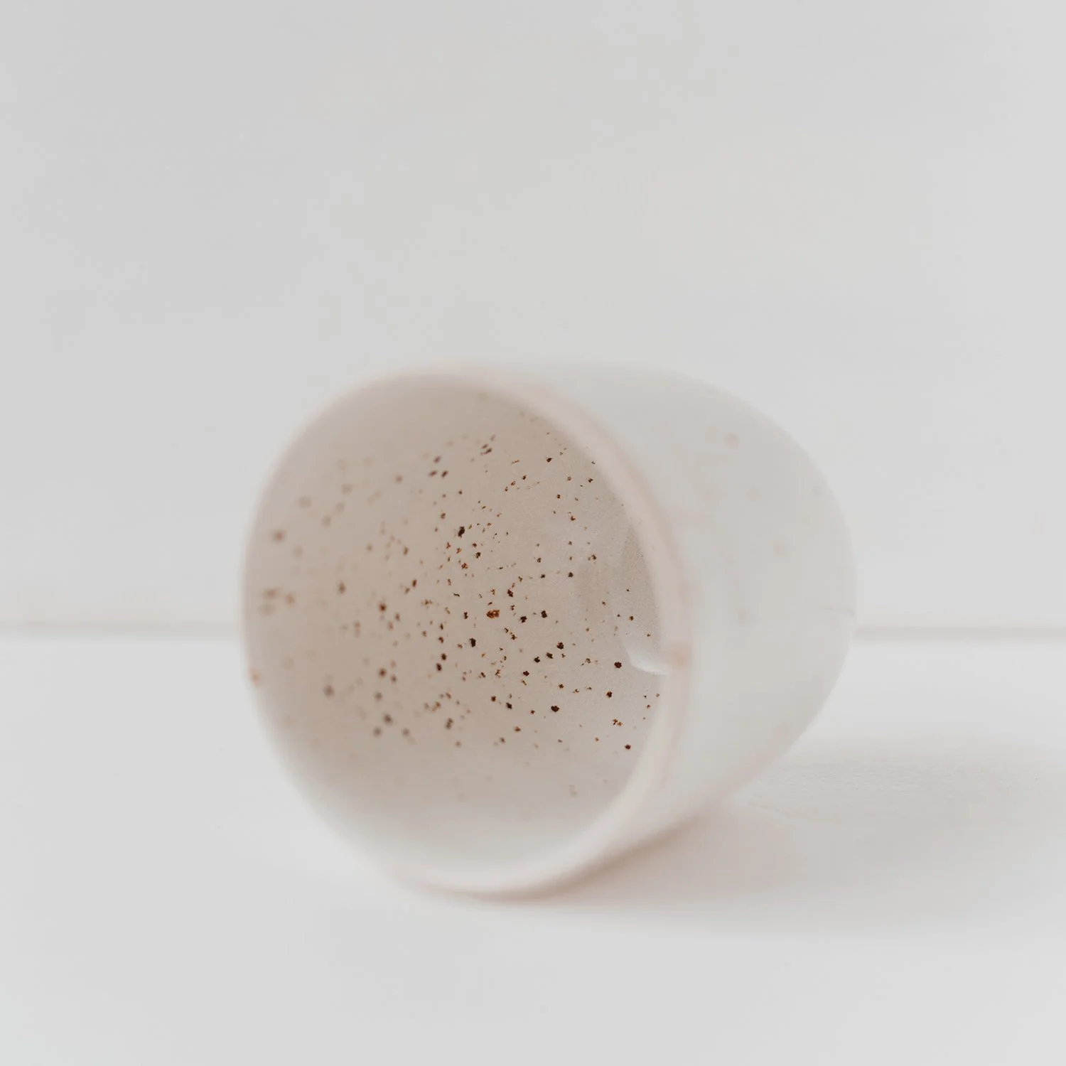 Kaffeebecher / Teebecher aus heller Keramik - Image 4