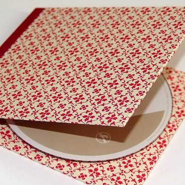 CD / DVD Hülle graphische Sternblumen rot