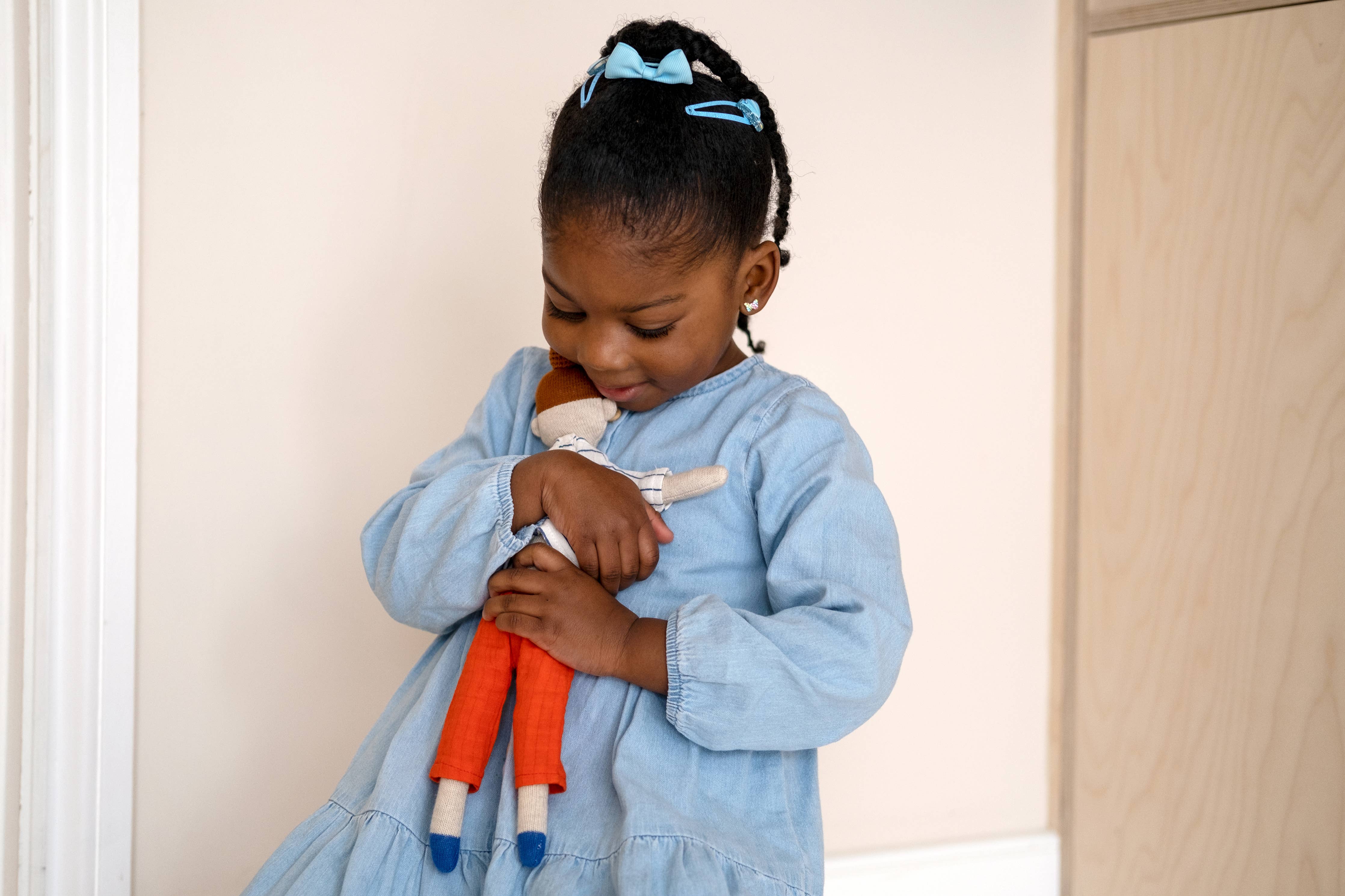 Cotton Knit Stuffed Soft Toy Doll: Buddy Red - Image 3