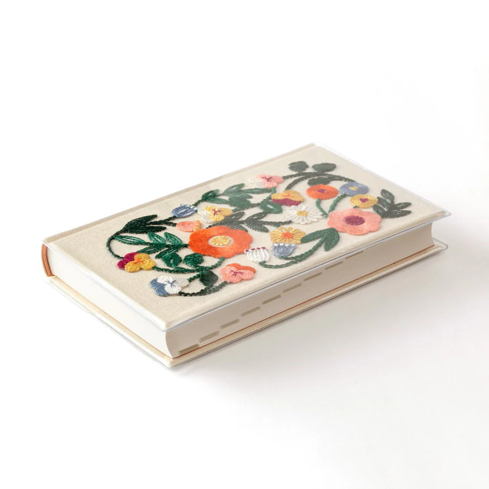 Daily Diary 5 Years Embroidered Cover Beige - Image 3