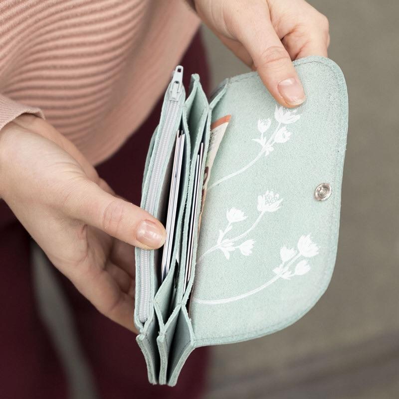 Forward Wallet - mintfarbene hellblaue Ledergeldbörse mit Siebdruck Innenleben - Image 4