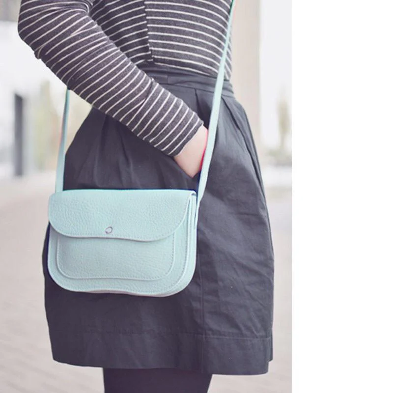 Cat Chase kleine Ledertasche hellblau mint - Image 3