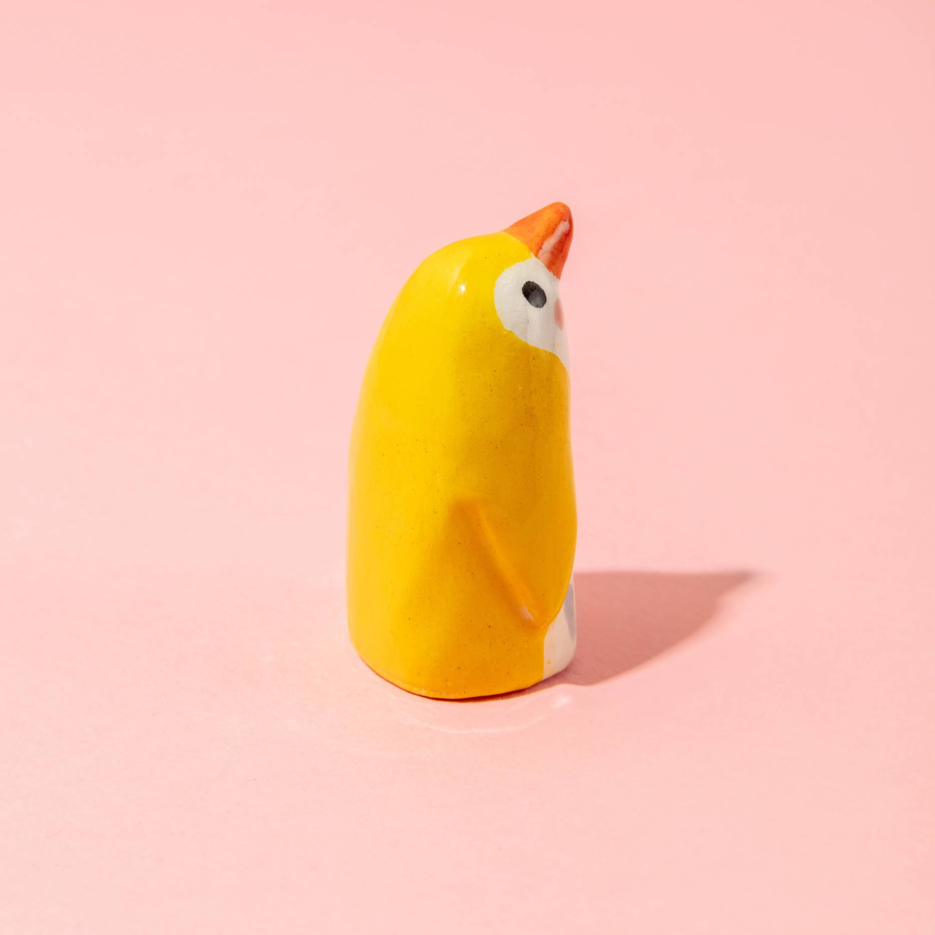 Kleine Keramikskulptur  |  Baby Pinguin gelb - Image 3