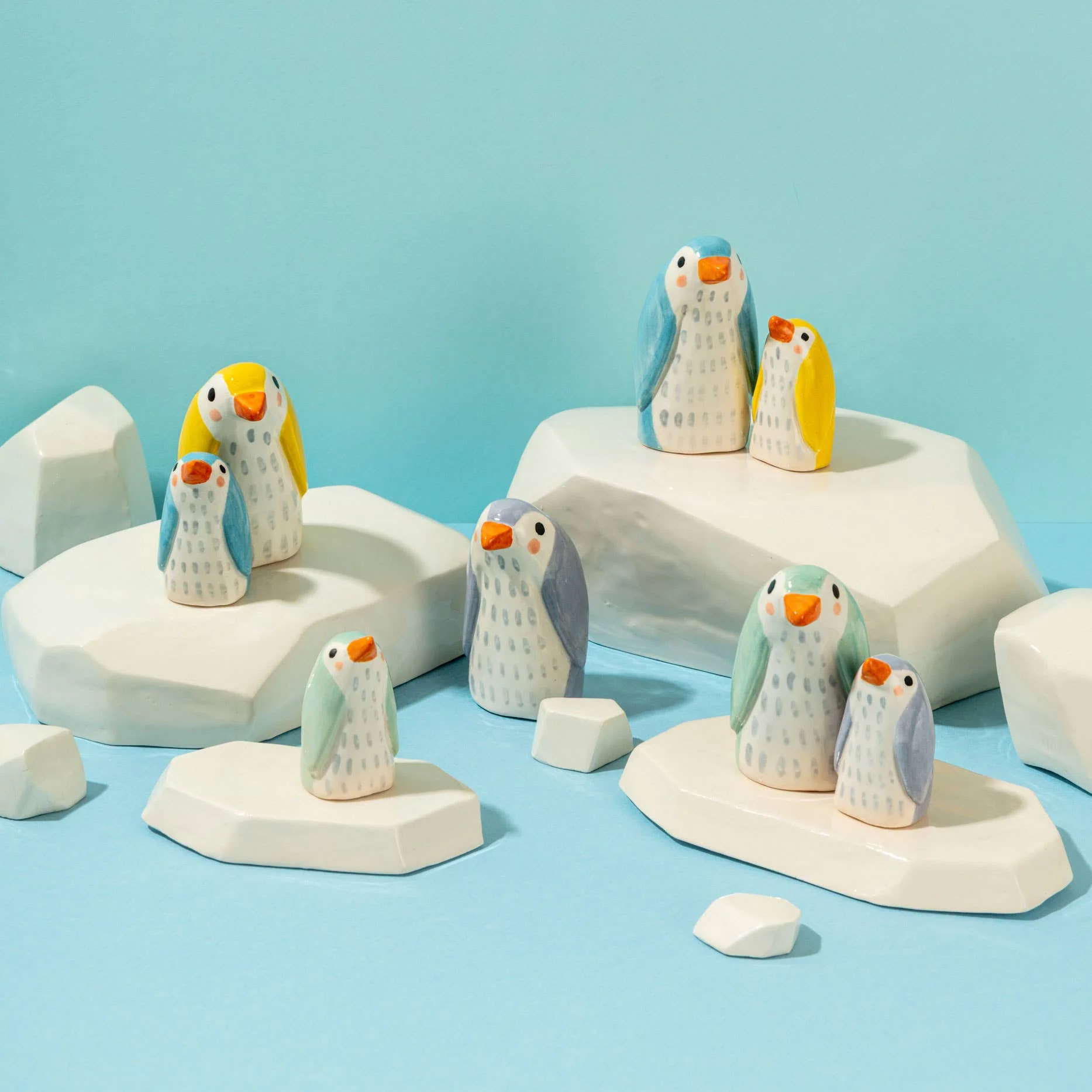 Kleine Keramikskulptur  |  Baby Pinguin gelb - Image 4