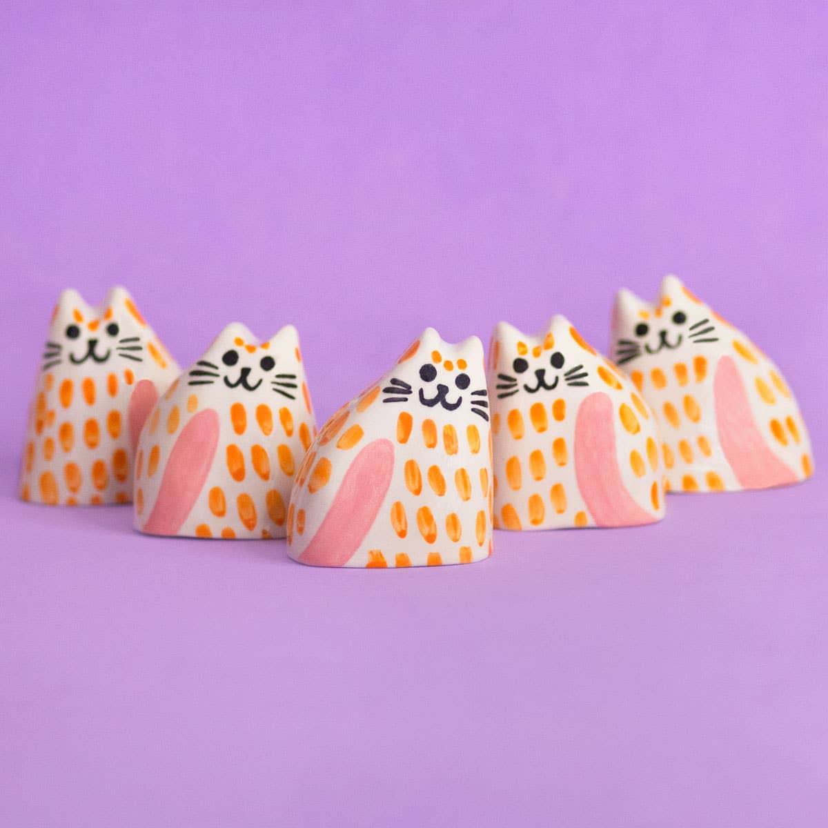 Kleine Keramikskulptur  |  Katze orange rosa - Image 4
