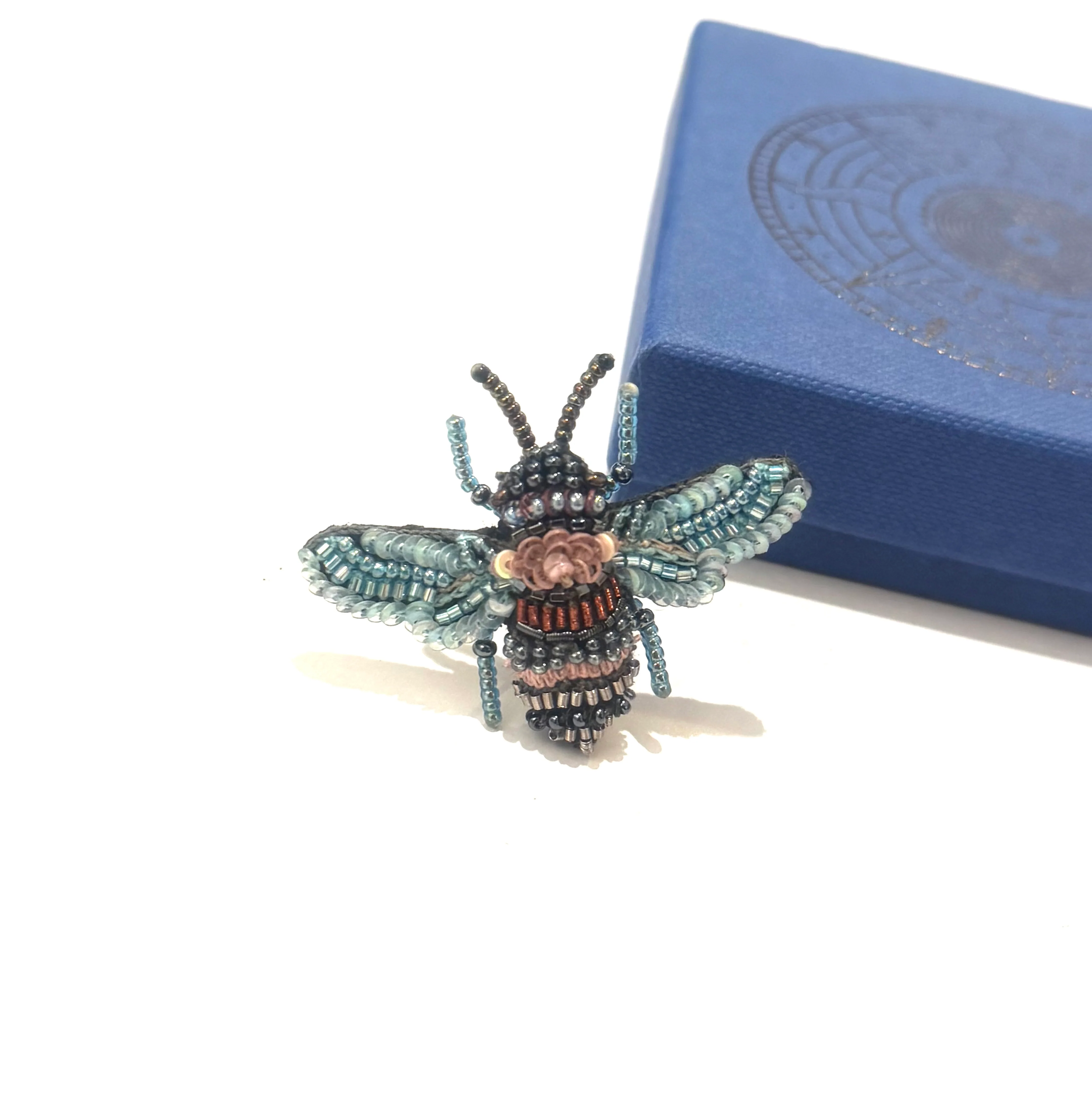 gestickte Brosche - Rose Bee - Image 3