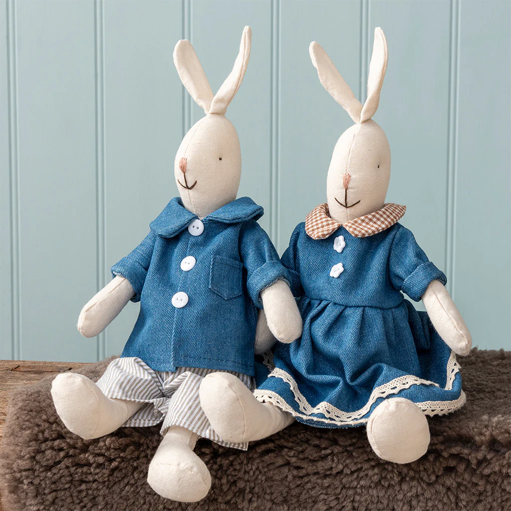 Stofftier Hase im blauen Anzug - Image 3