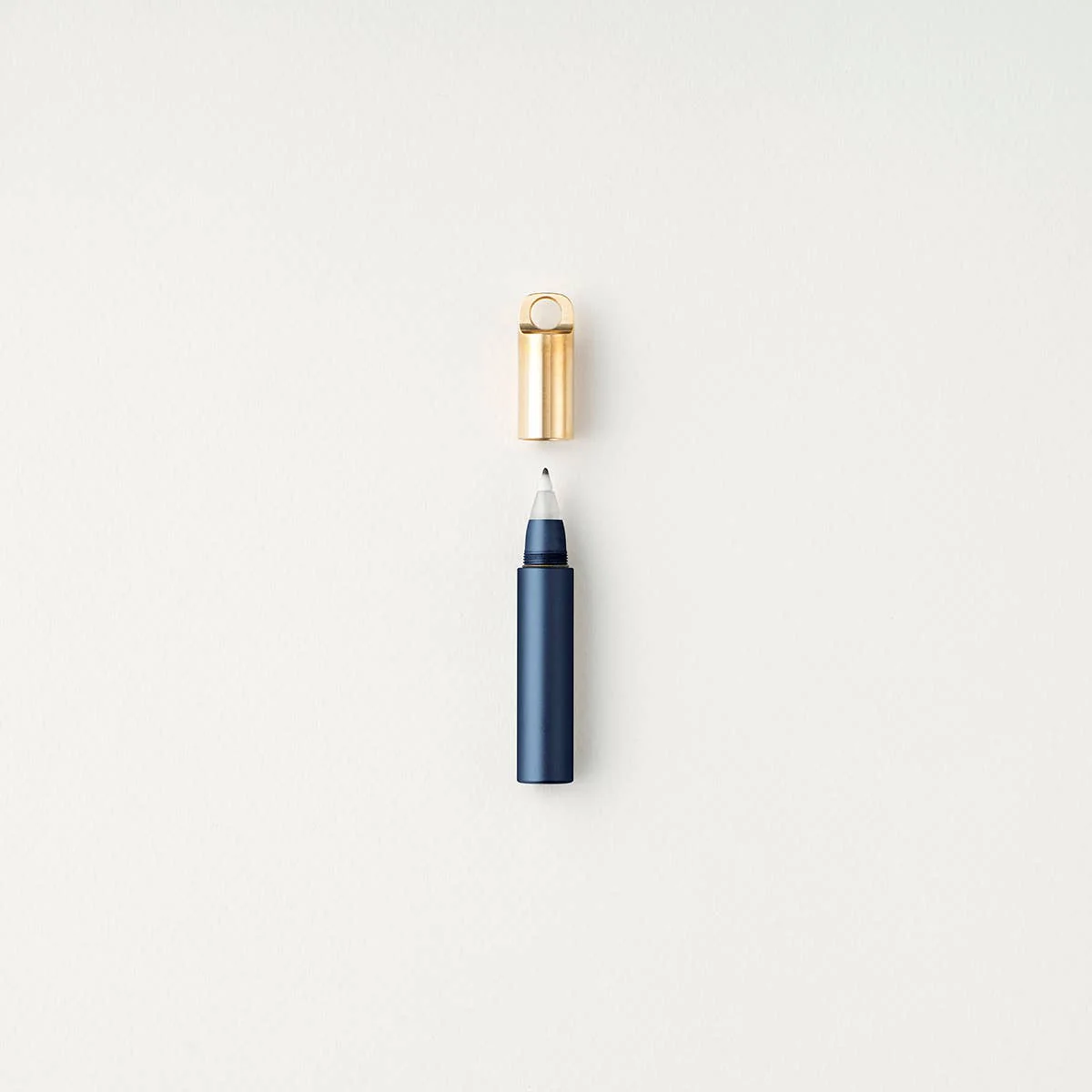 The Field Mouse – refillable travel pen: Midnight