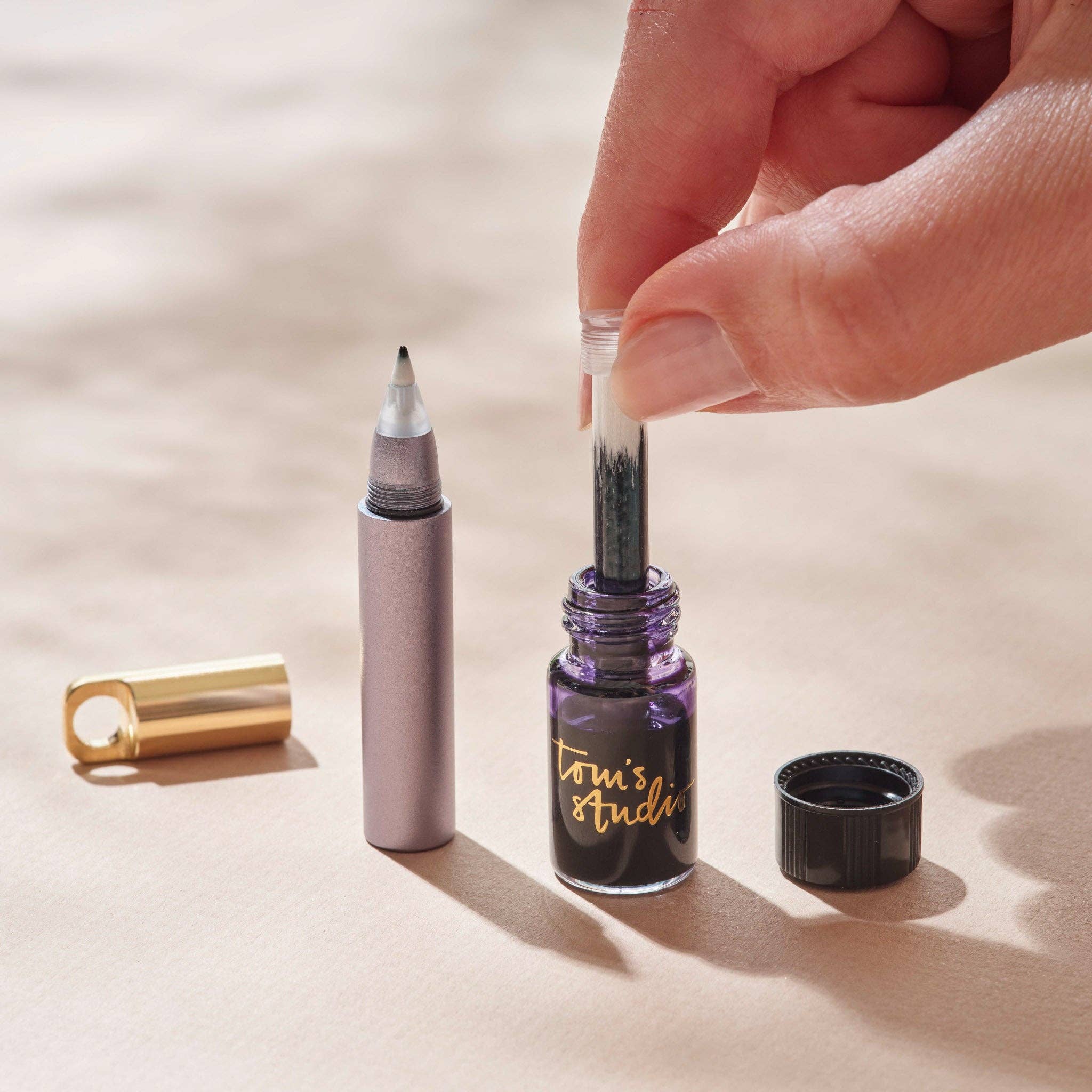 The Field Mouse – refillable travel pen: Midnight - Image 14
