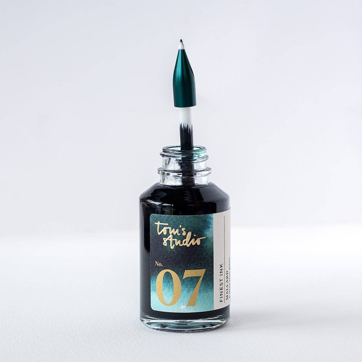 The Wren - Refillable Writing Pen: Black - Image 8