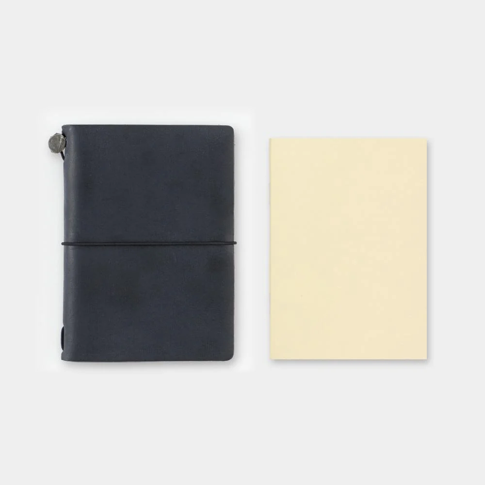 TRAVELER'S notebook Passport 006 Free Monthly Diary - Image 5